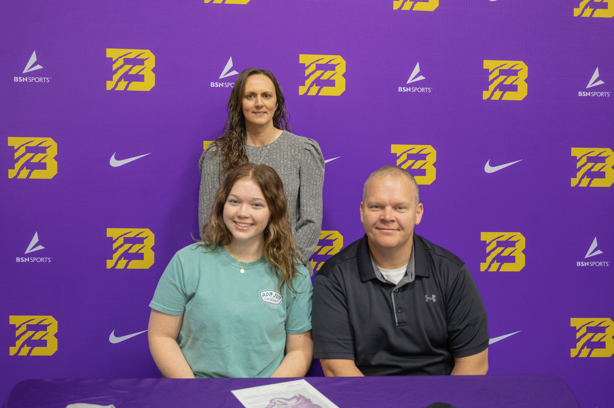 Volleyball Signs Illinois Standout